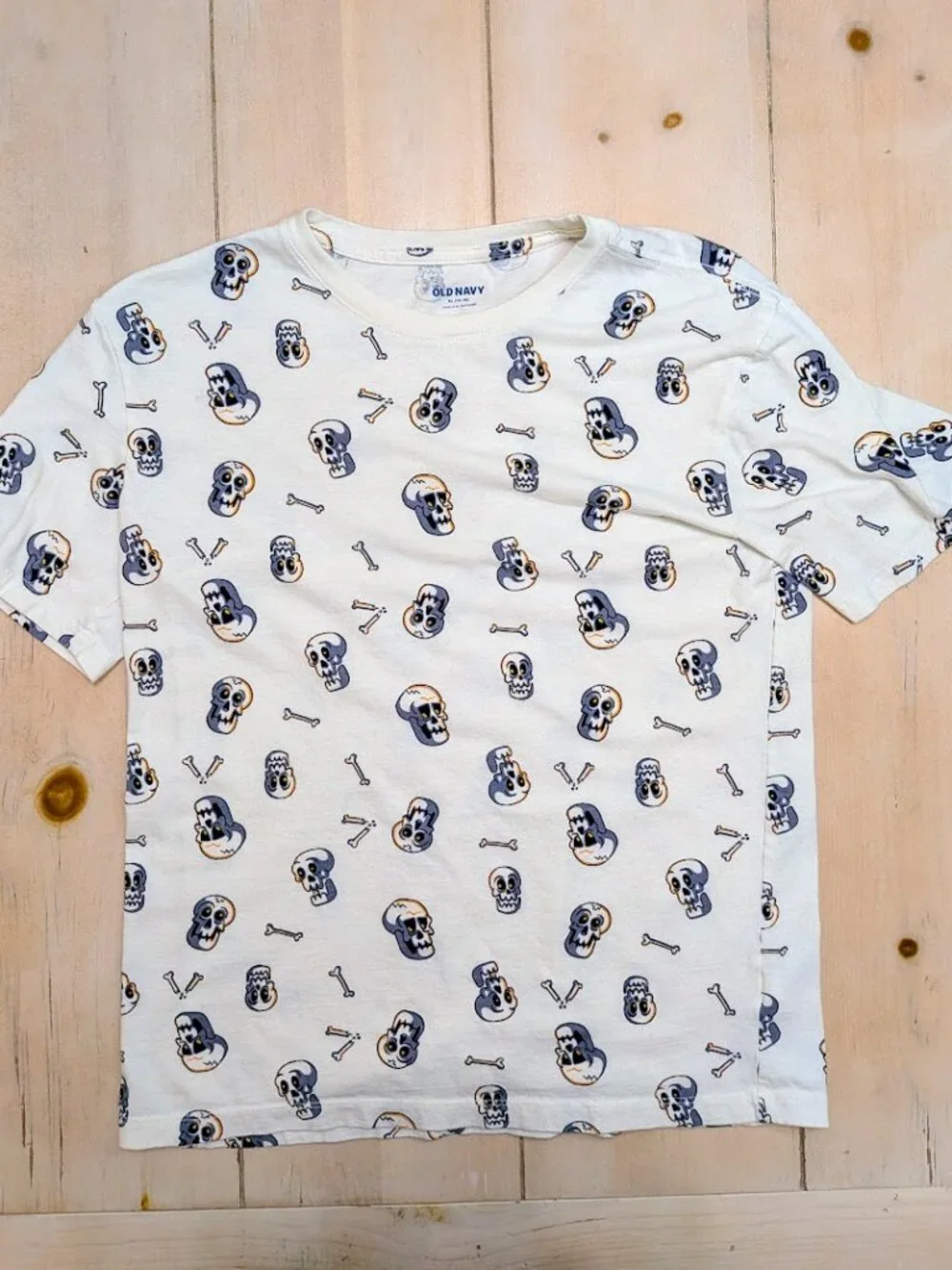 Old Navy Kids XL 14-16 Skull Bones Halloween Graphic T-Shirt